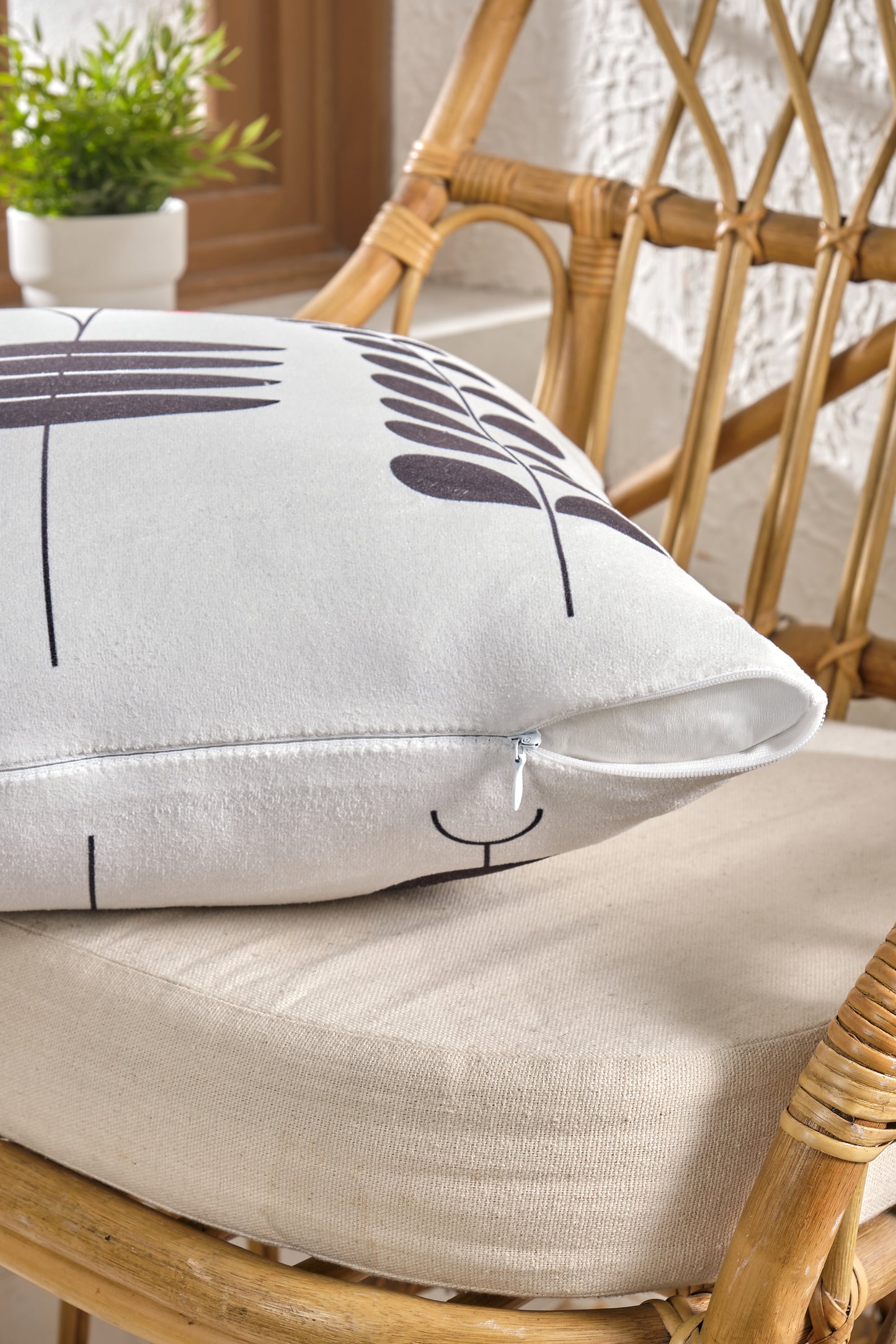 Geometrik Şekilli Soft Kadife Baskılı 43 x 43 cm Kırlent Kılıfı