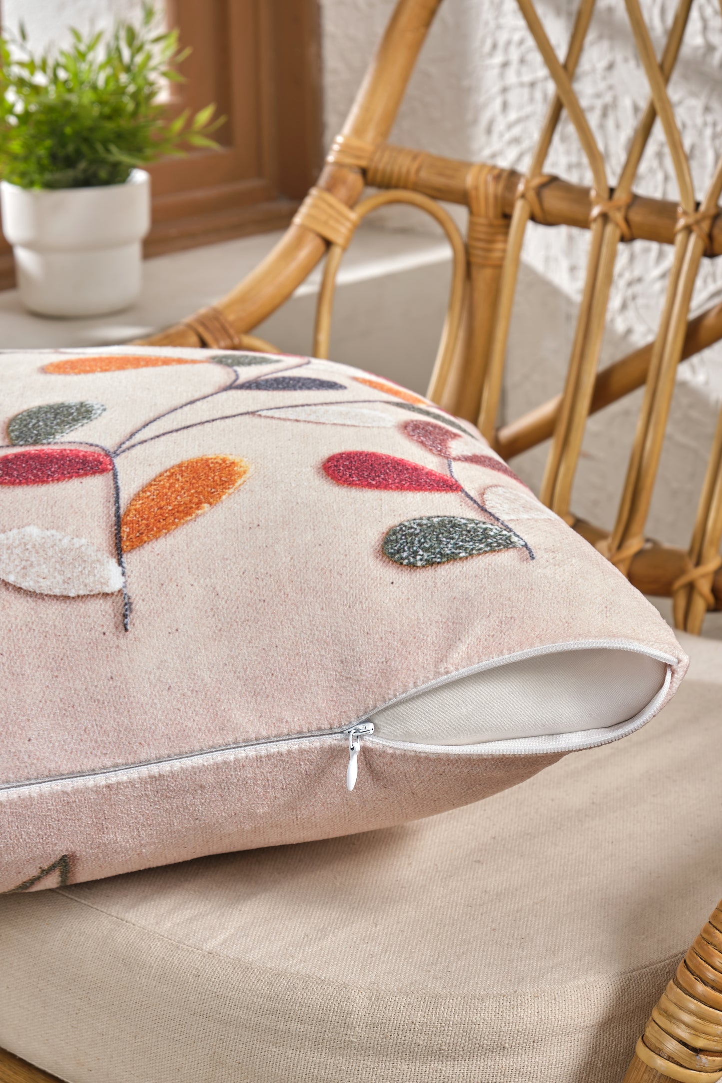 Lale Soft Kadife Baskılı 43 x 43 cm Kırlent Kılıfı