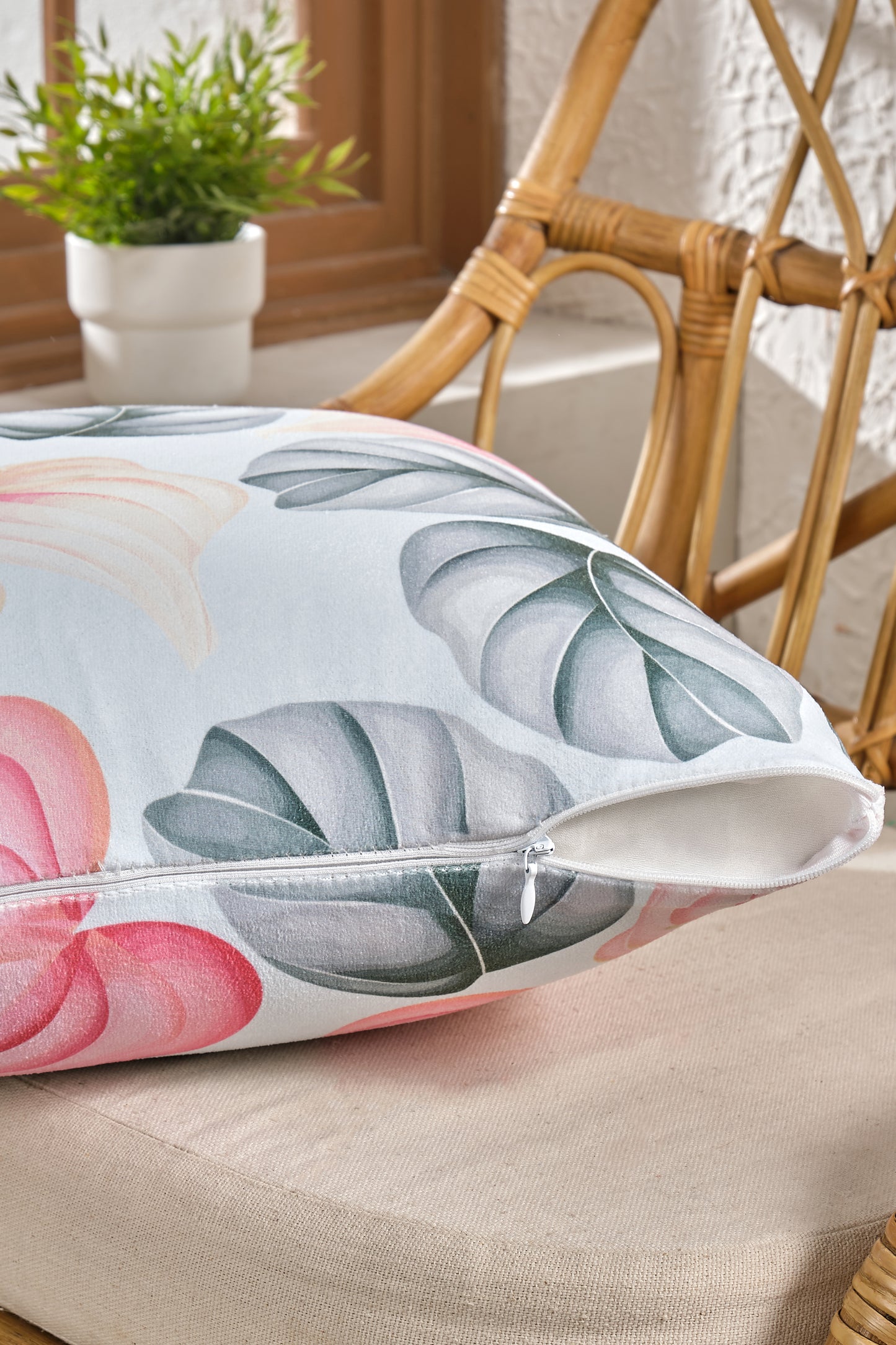 Yaprak Soft Kadife Baskılı 43 x 43 cm Kırlent Kılıfı