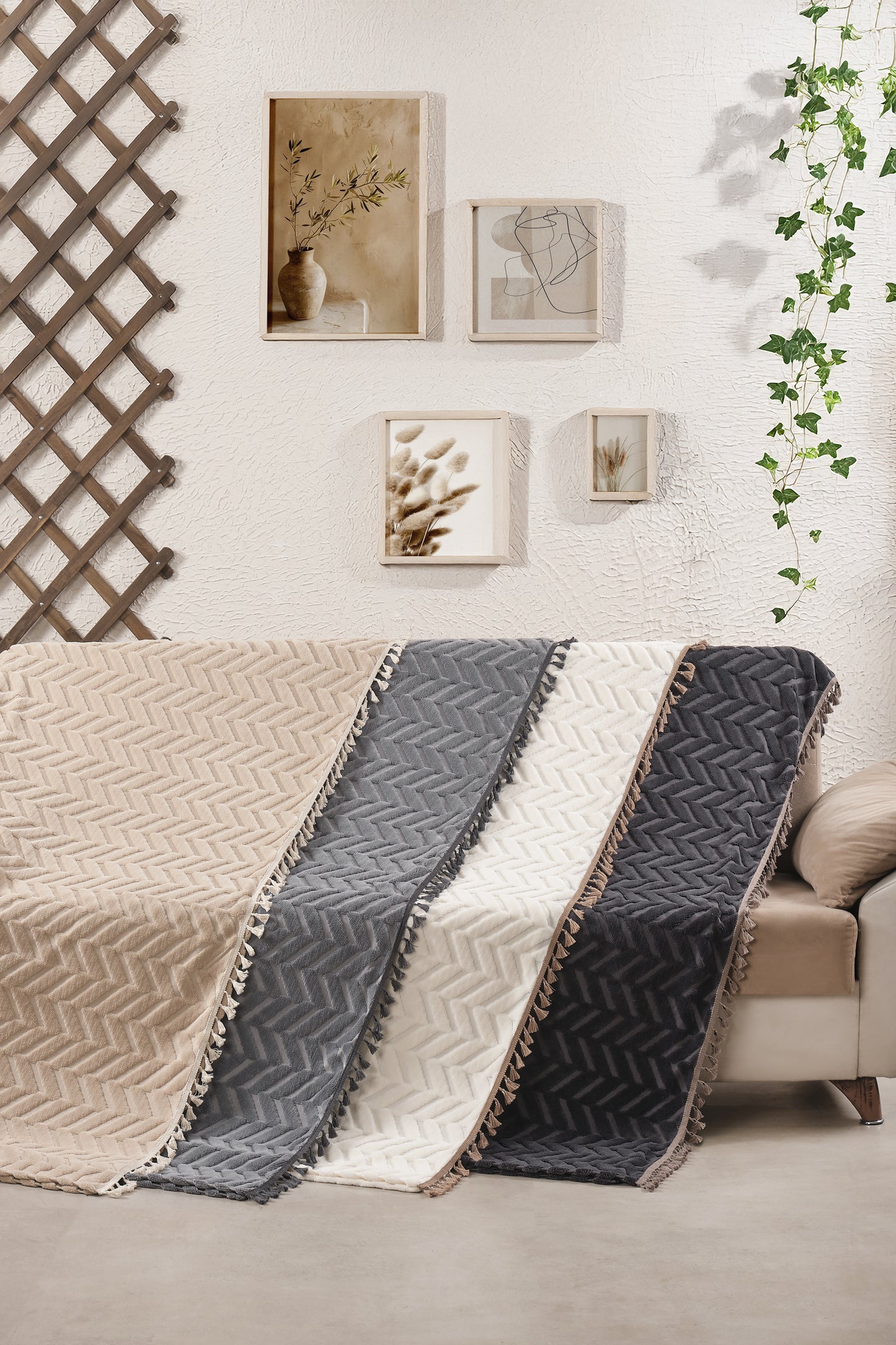 Gri Üçlü Püsküllü Bohem Koltuk Örtüsü - Şönil Dokulu Kaymaz Koltuk Şalı - Modern Chevron Desenli Örtü